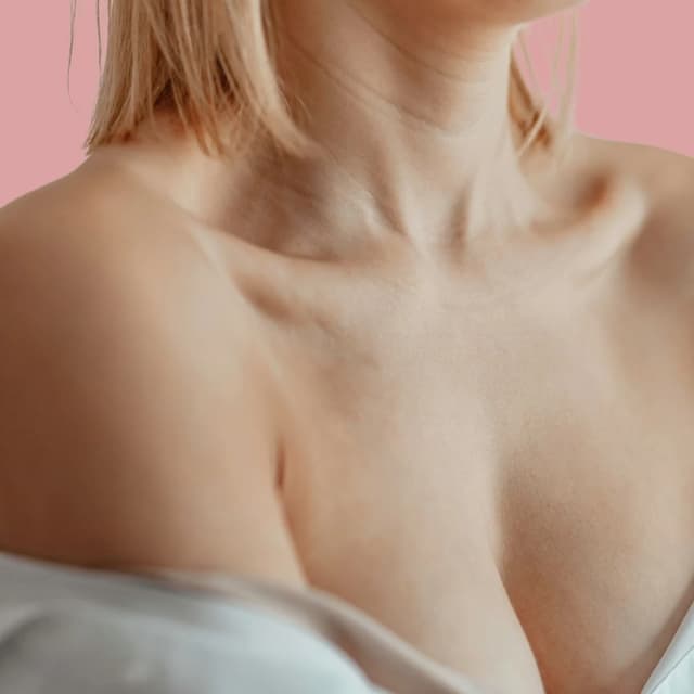 Zone 3: Décolletage CO2 Laser Skin Resurfacing
